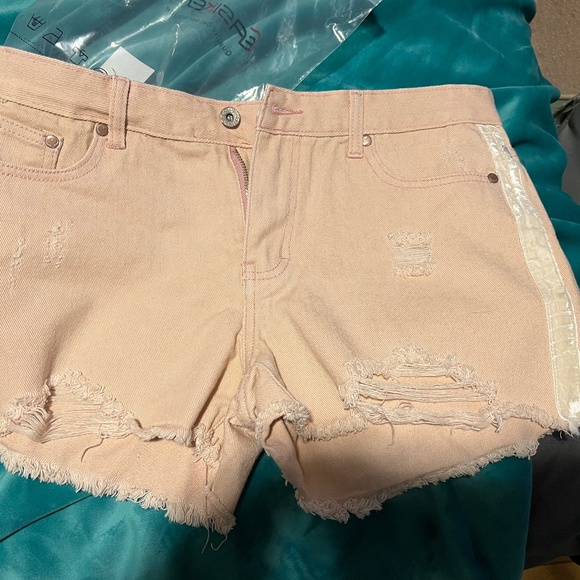 𝅺pol Pink denim shorts size large - Picture 6 of 7